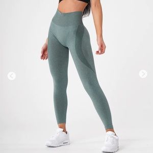 NVGTN forest green contour seamless leggings